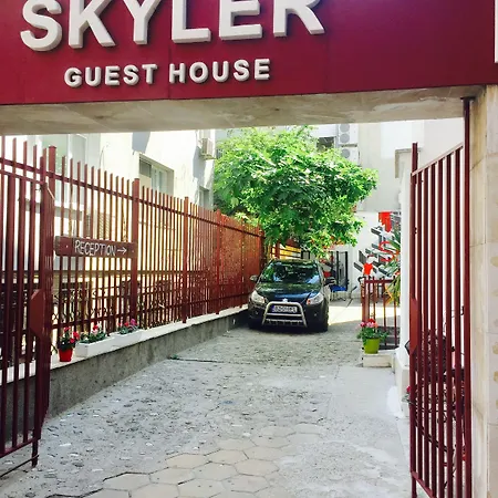 Skyler بلوفديف